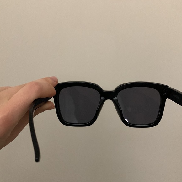 Steve Madden Studded Glossy Black Sunglasses - Picture 11 of 12